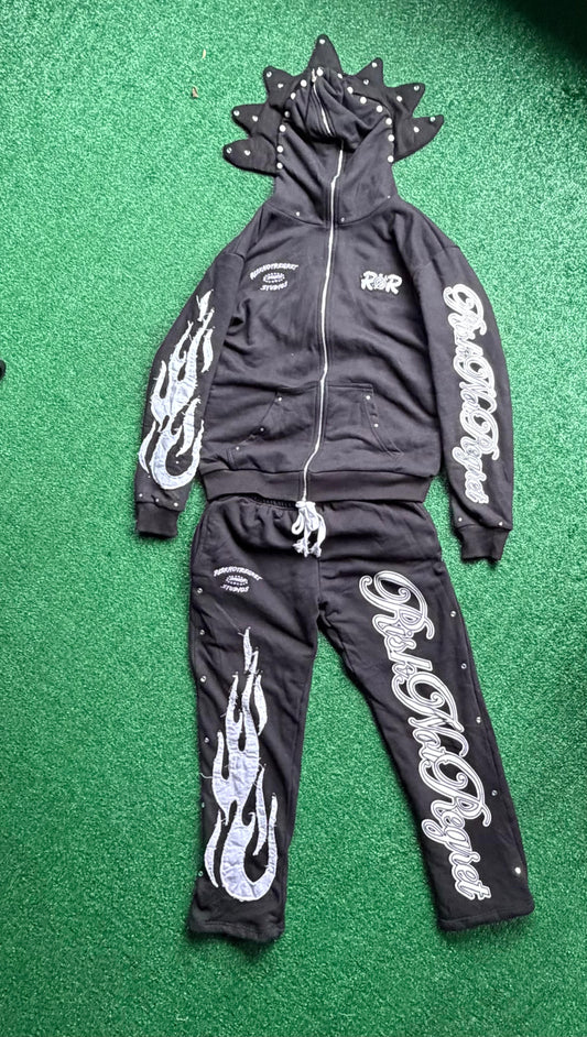 REGRETLESS HEAT (BLACK)